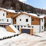 Tauernlodge Eben E1